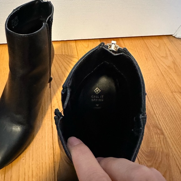 SOLD Call it spring black boots - Picture 6 of 8